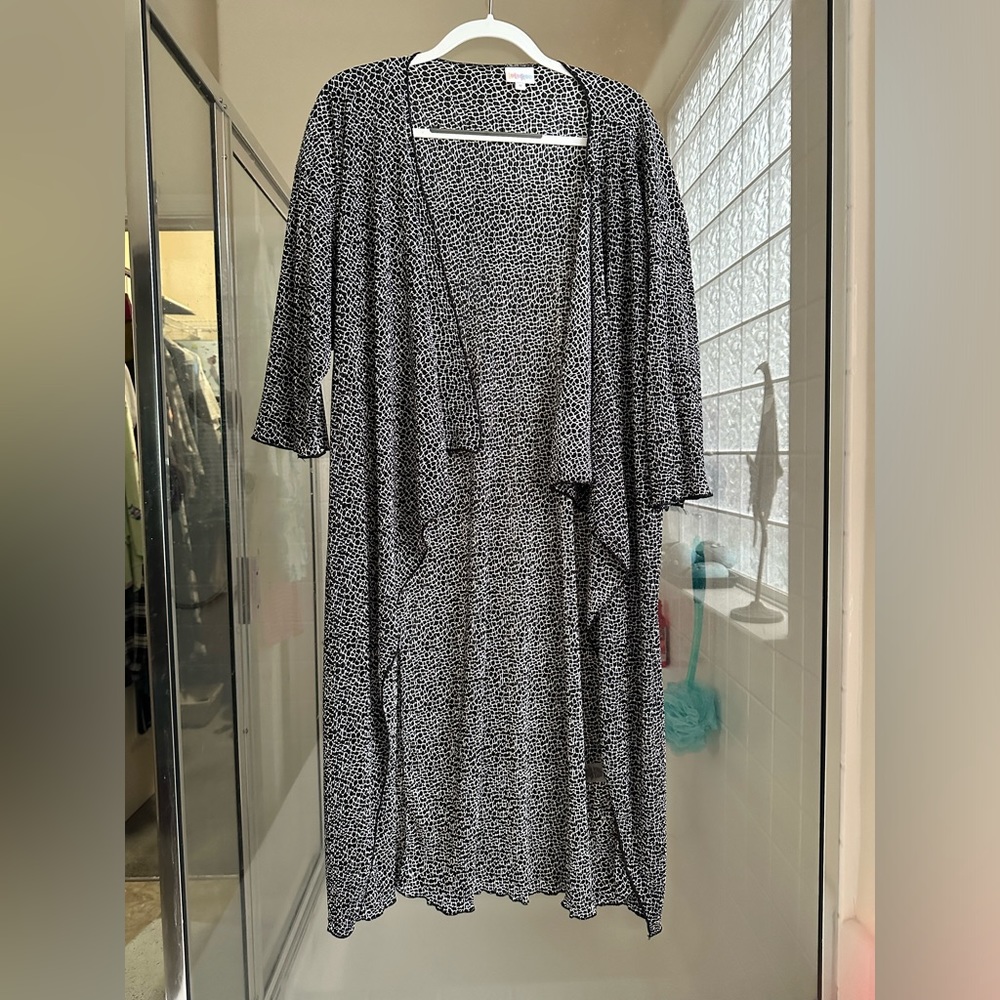 LulaRoe Medium Shirley NWT